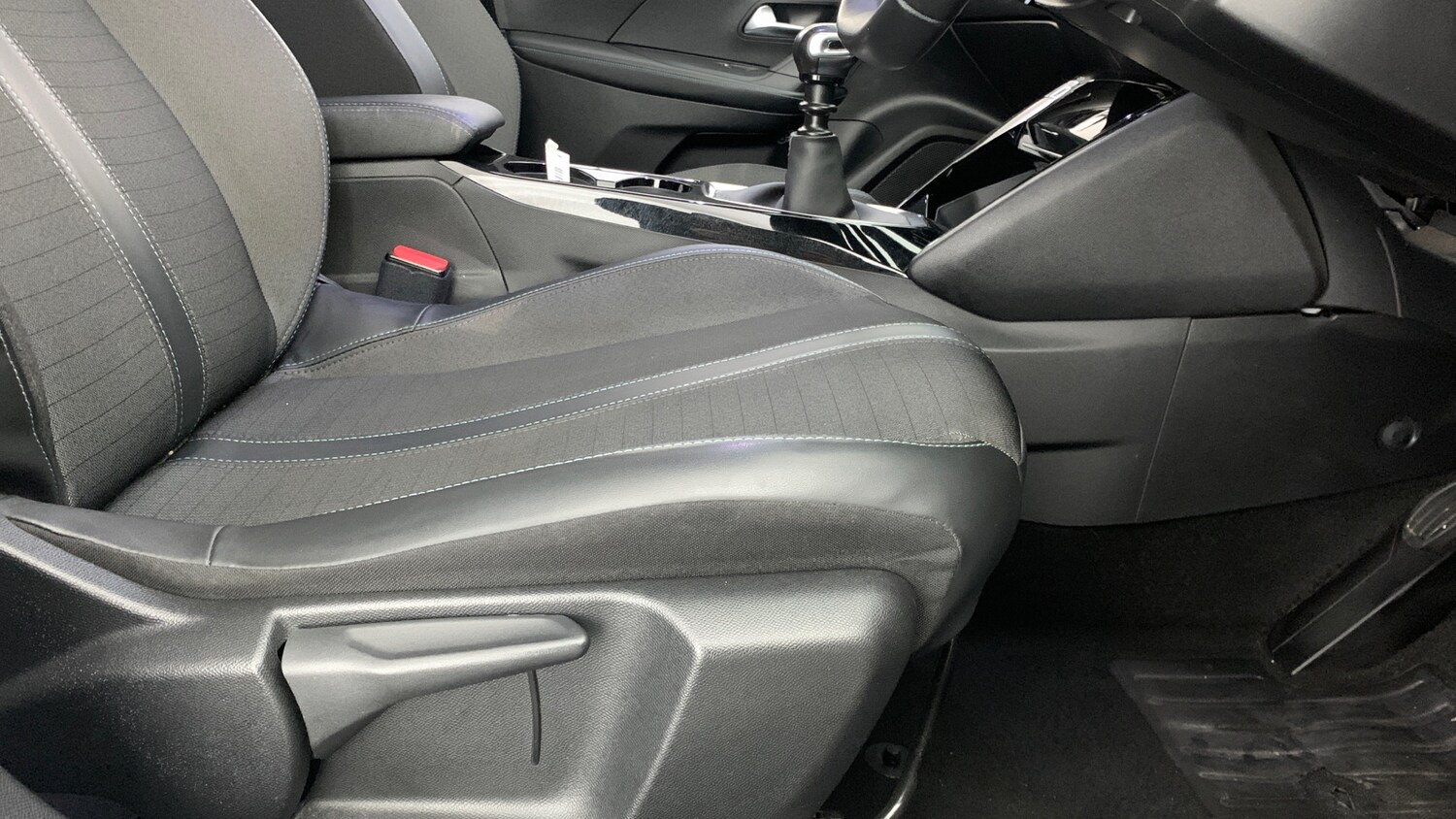 Used Peugeot 2008 2022 for sale - 77551309: Photo 41