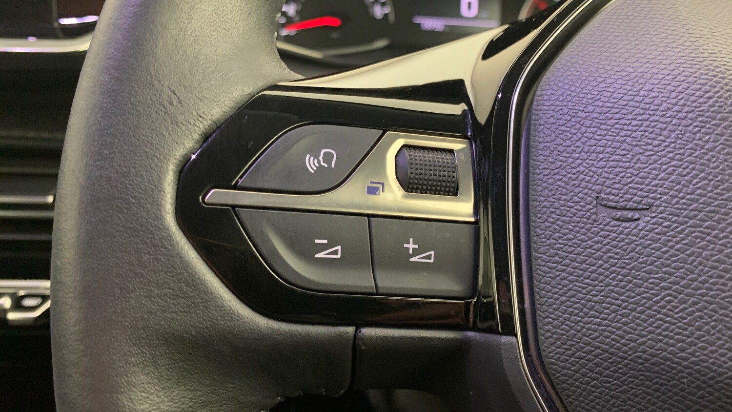 Used Peugeot 2008 2021 for sale - 75659563: Photo 19