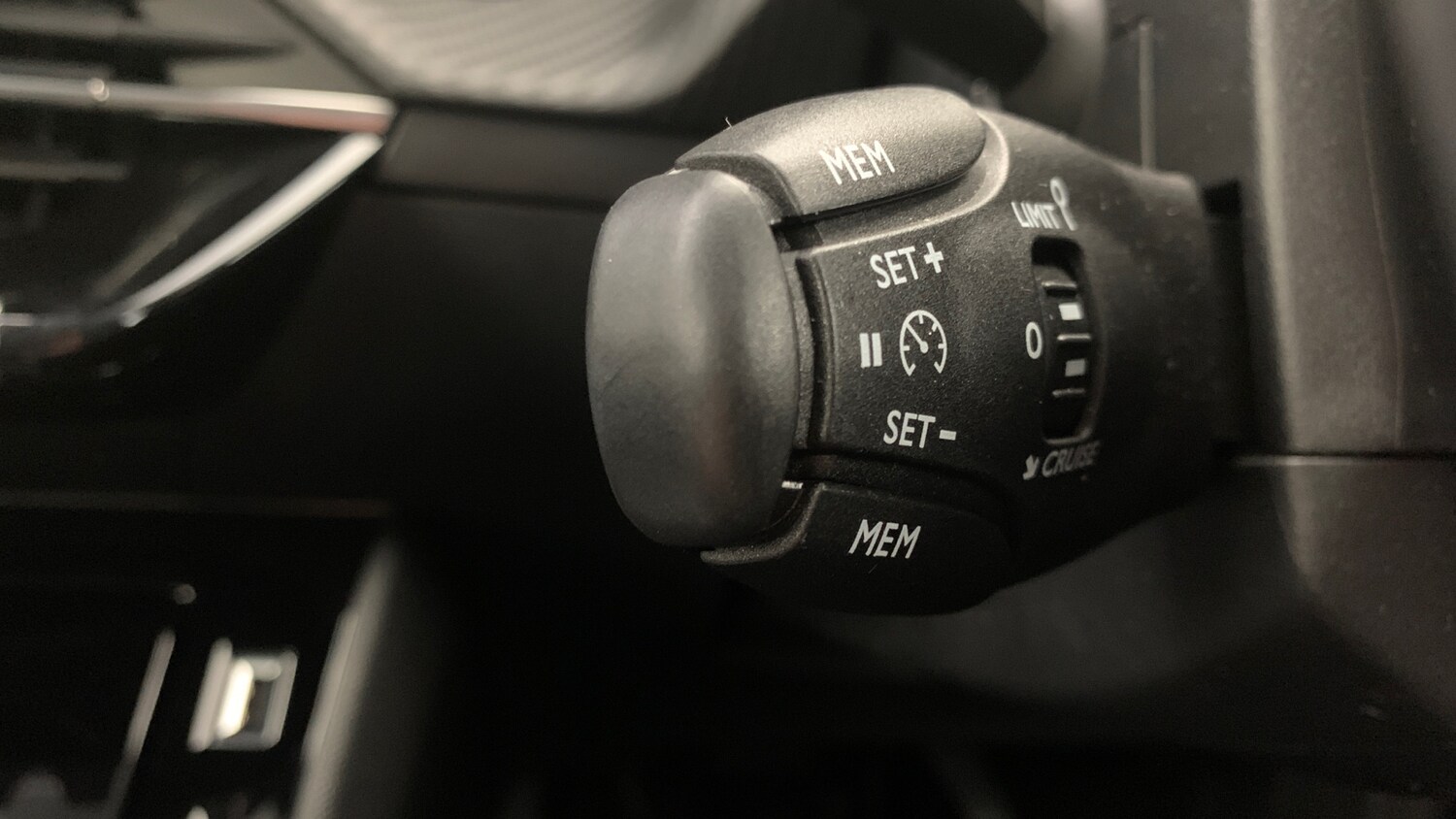 Used Peugeot 2008 2021 for sale - 75659563: Photo 35