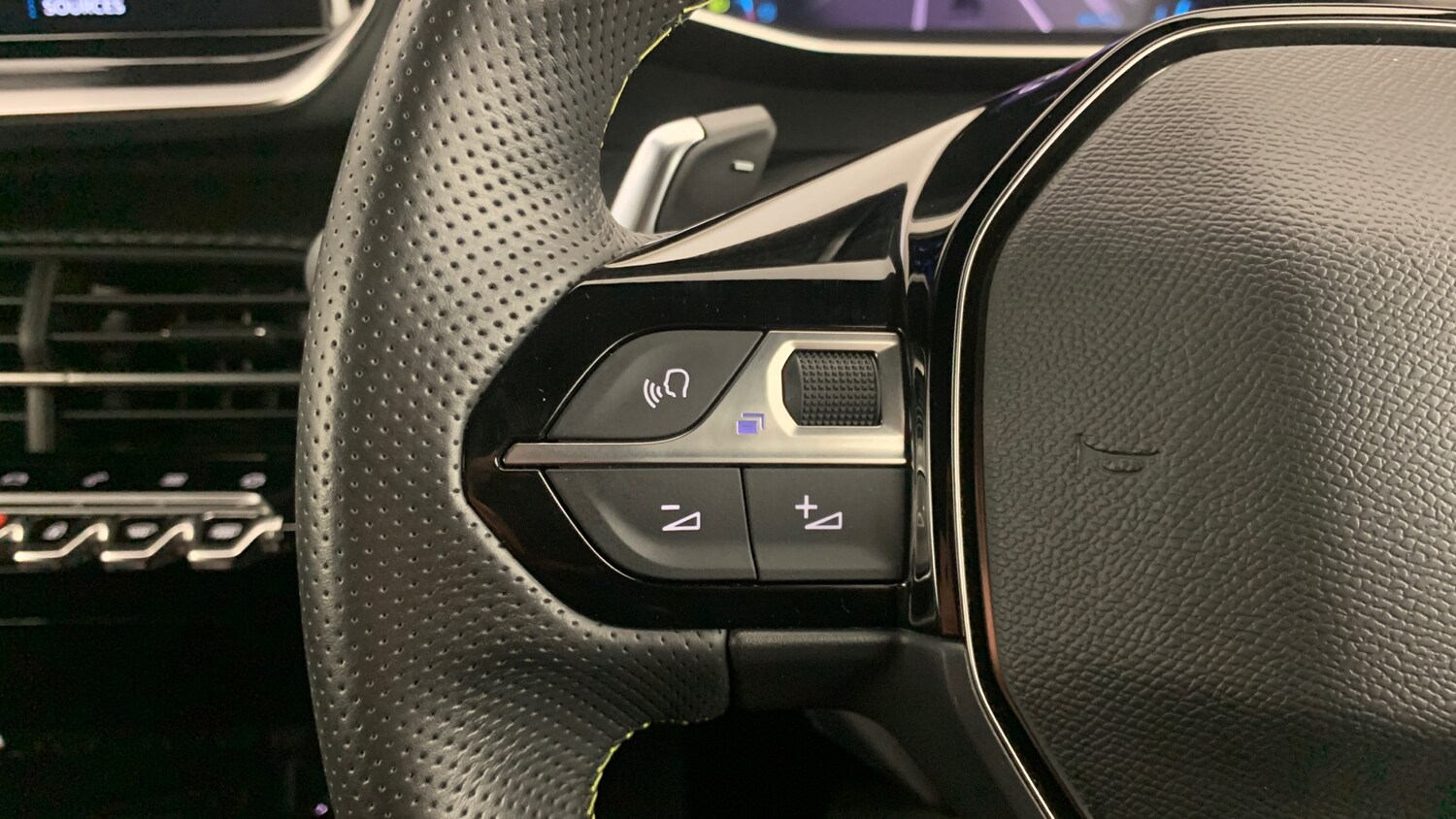 Used Peugeot 208 2022 for sale - 75901321: Photo 19