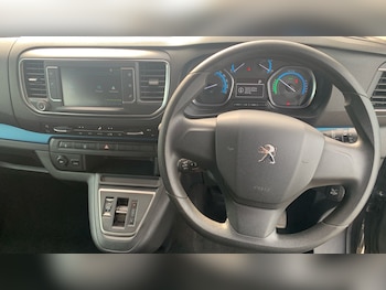Used Peugeot Traveller 2021 for sale - 76123526: Photo 4