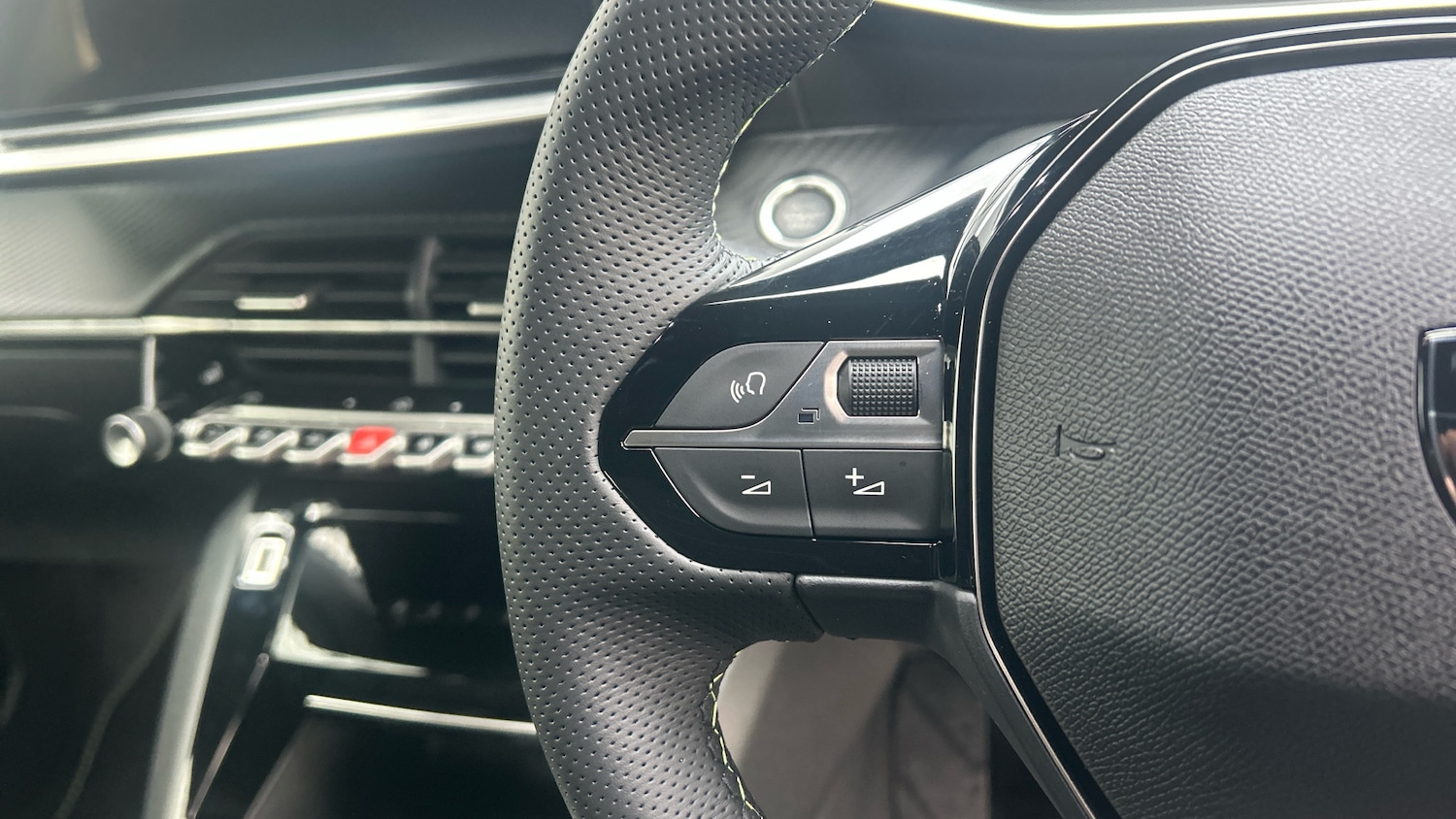 Used Peugeot 2008 2025 for sale - 76977331: Photo 23