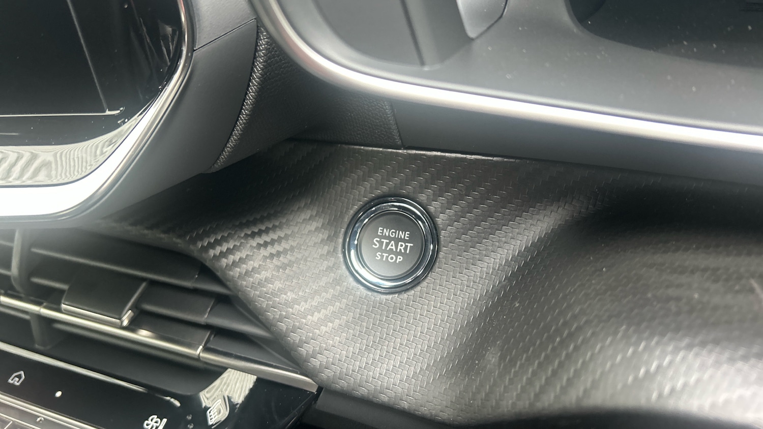 Used Peugeot 2008 2025 for sale - 76977331: Photo 38