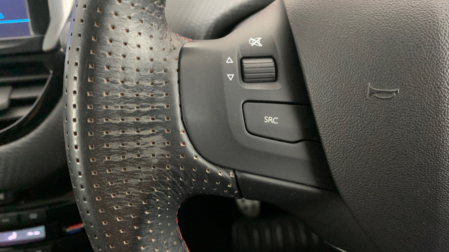 Used Peugeot 2008 2019 for sale - 76139396: Photo 19