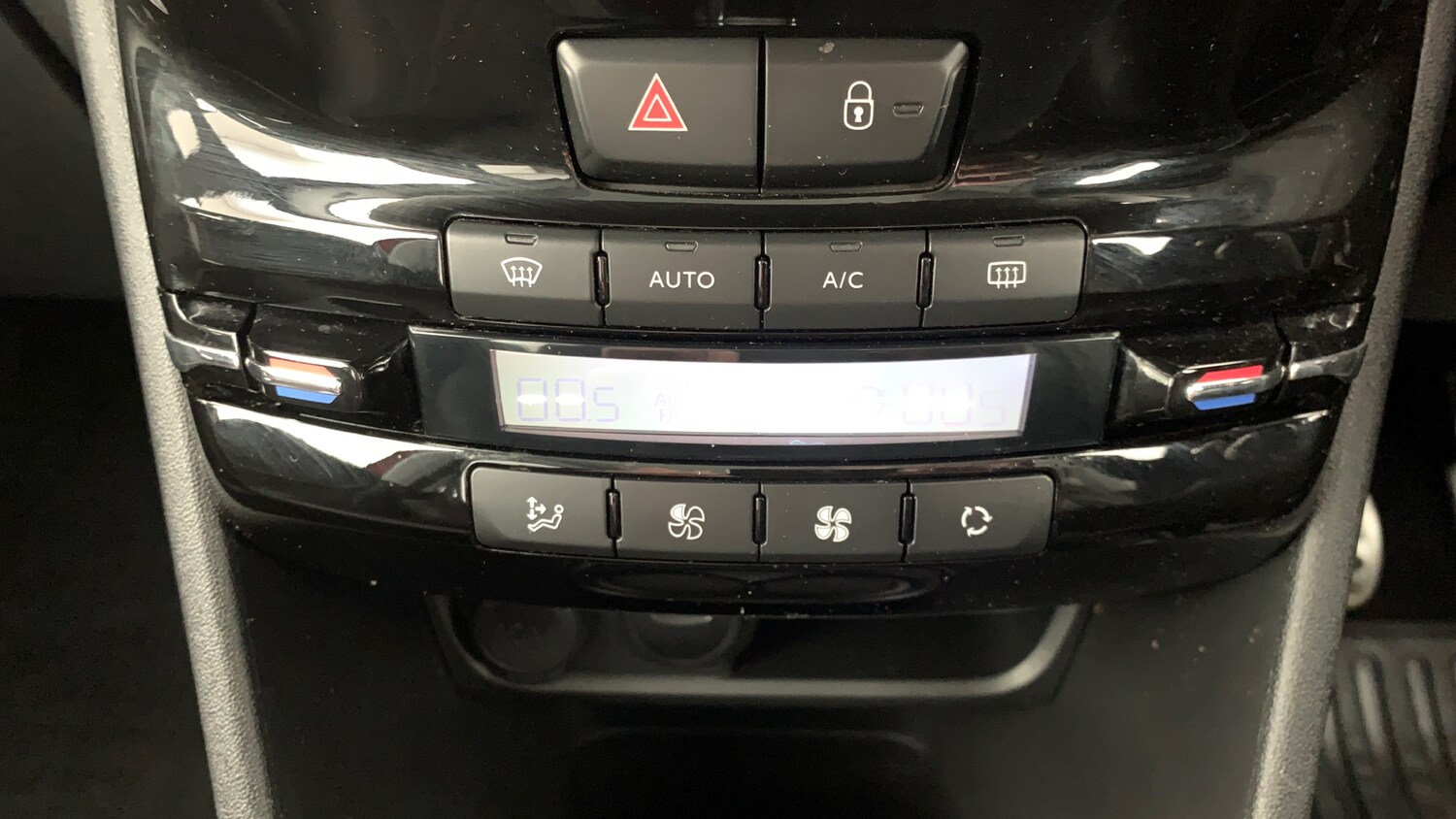 Used Peugeot 2008 2019 for sale - 76139396: Photo 29