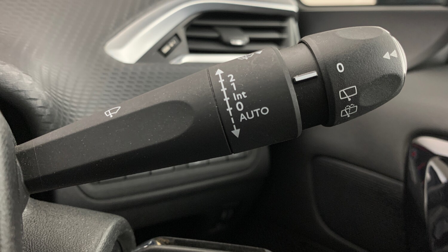 Used Peugeot 2008 2019 for sale - 76139396: Photo 35