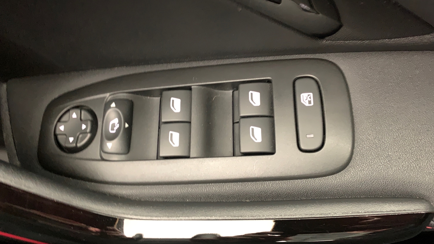 Used Peugeot 2008 2019 for sale - 76139396: Photo 37