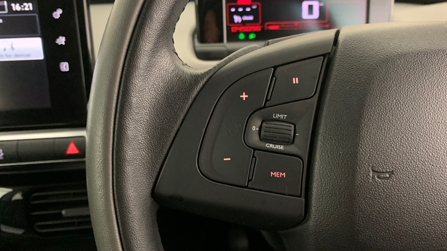 Used Citroen C4 Cactus 2017 for sale - 76372218: Photo 19