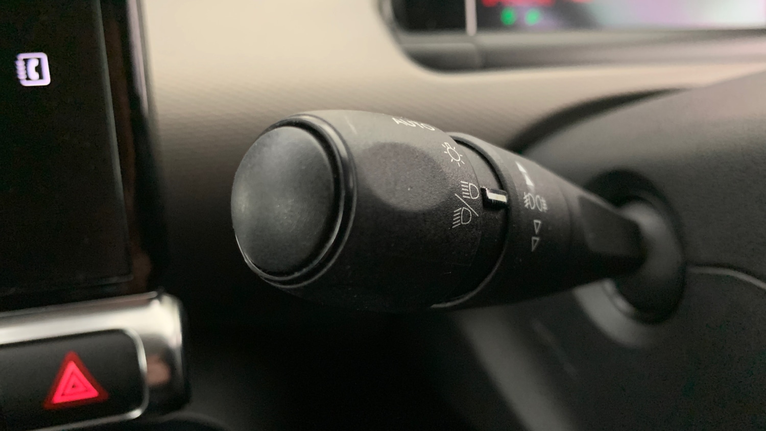 Used Citroen C4 Cactus 2017 for sale - 76372218: Photo 34