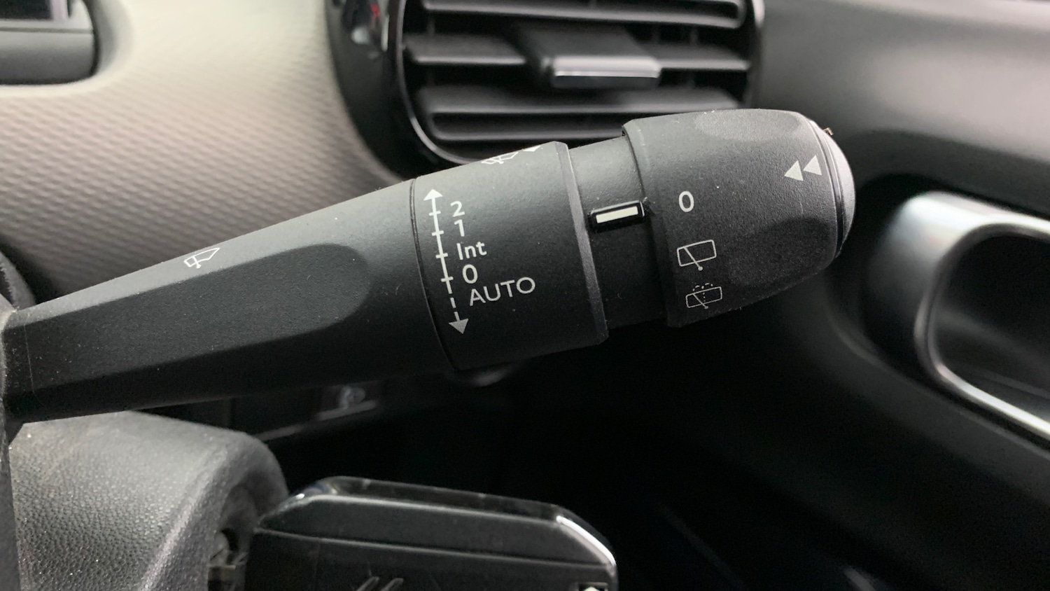 Used Citroen C4 Cactus 2017 for sale - 76372218: Photo 35