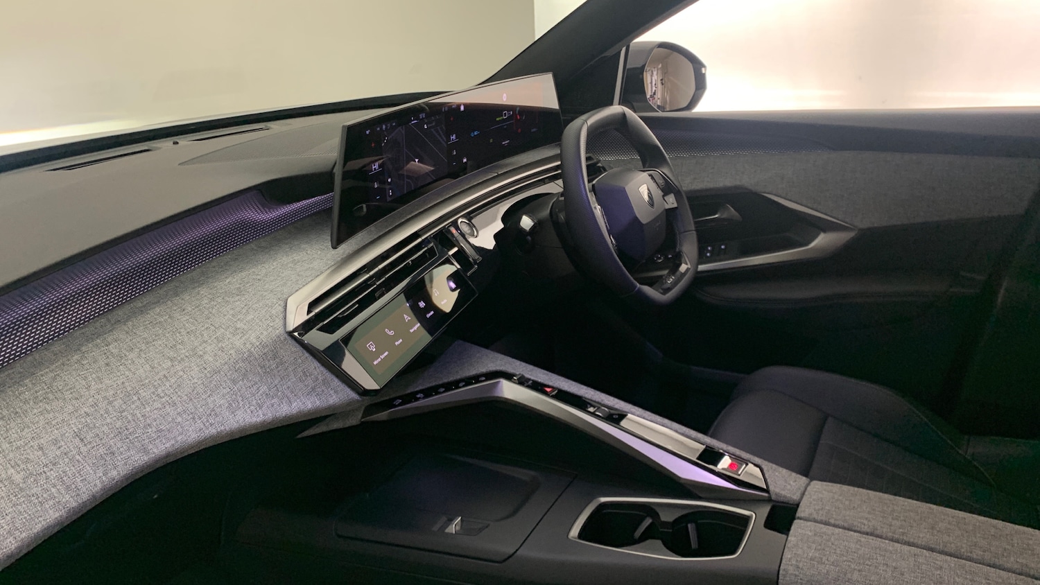 Used Peugeot 3008 2025 for sale - 76953749: Photo 2