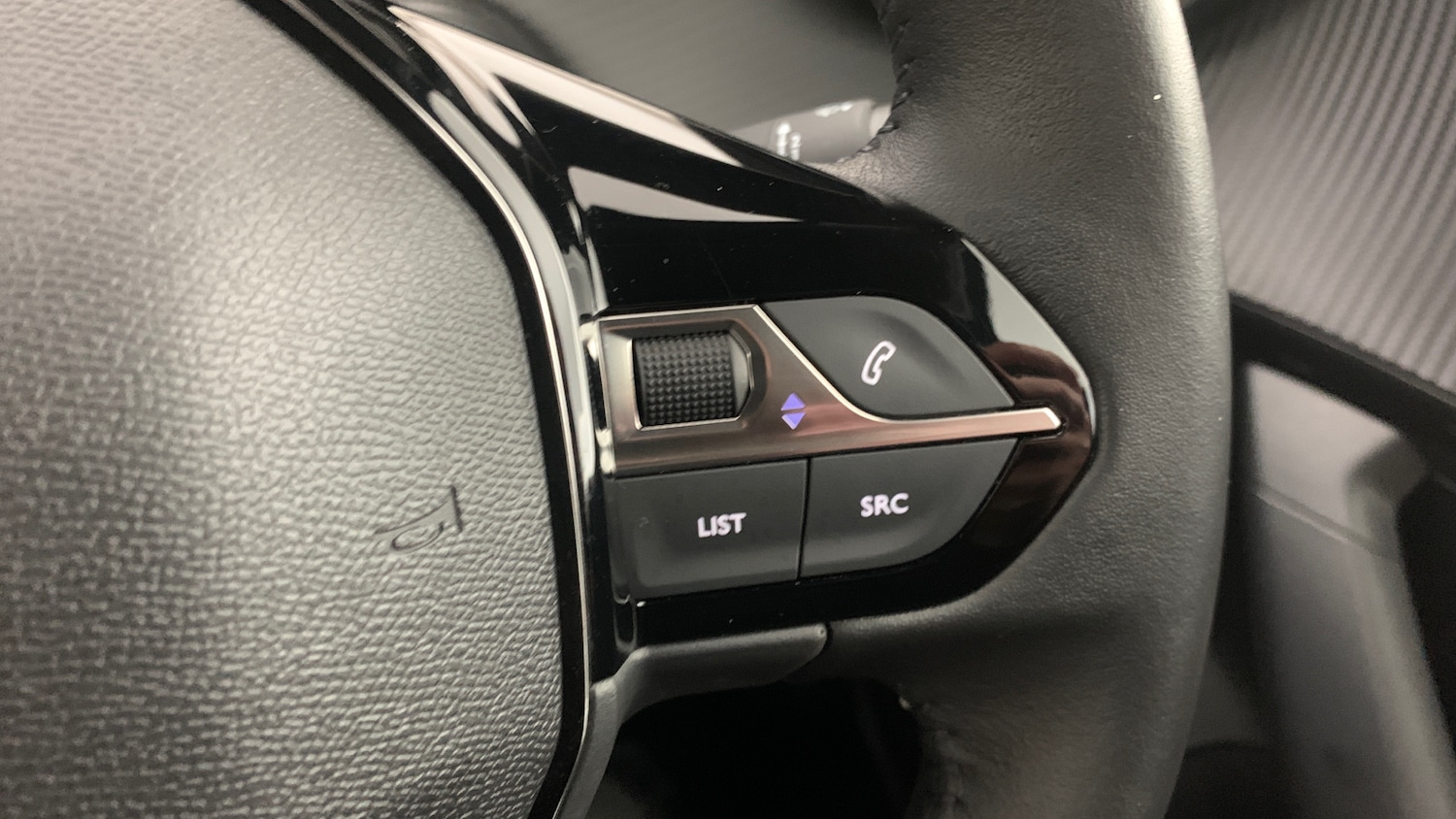 Used Peugeot 2008 2023 for sale - 76190382: Photo 18