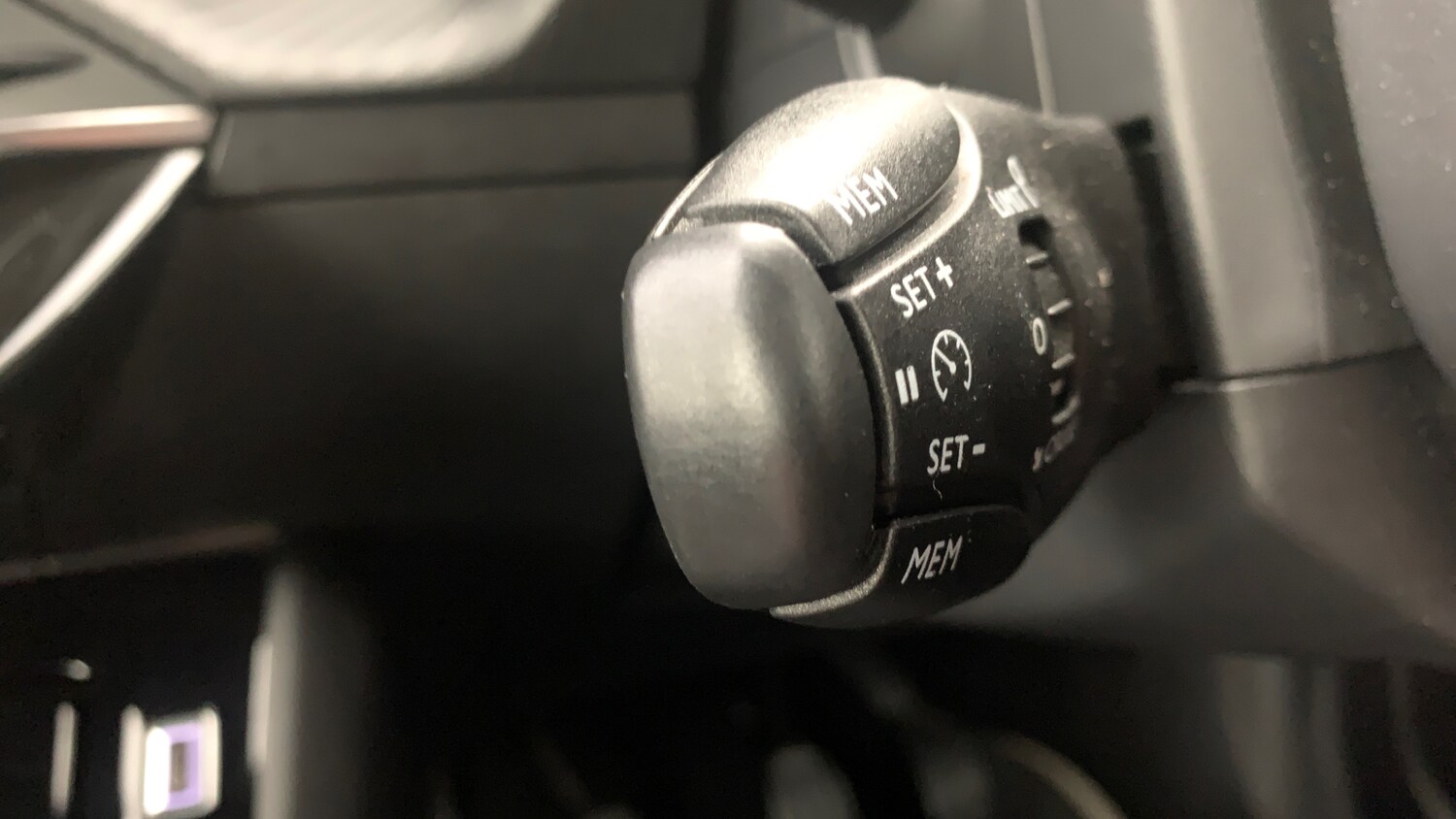 Used Peugeot 2008 2023 for sale - 76190382: Photo 35