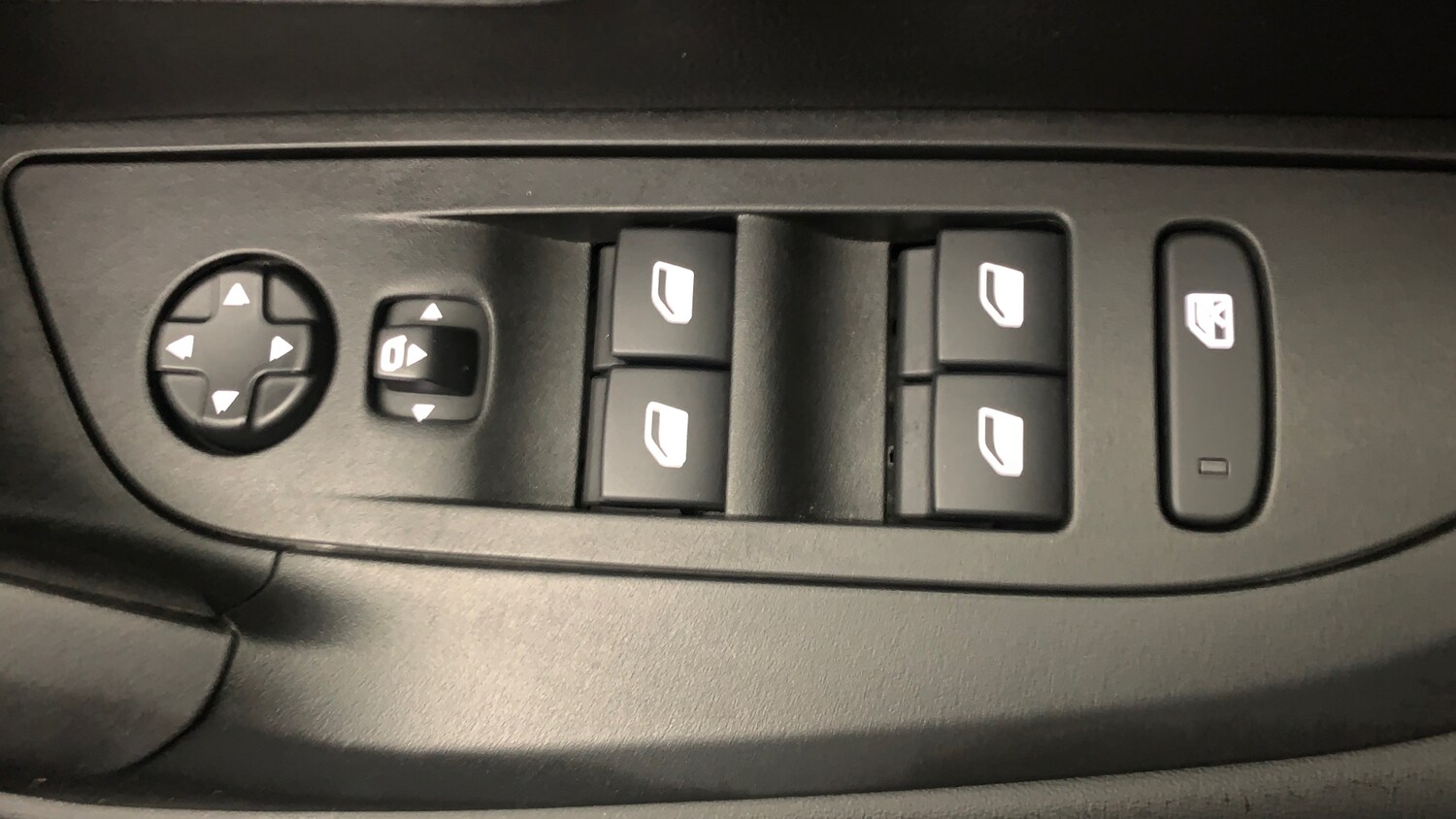 Used Peugeot 2008 2023 for sale - 76190382: Photo 36