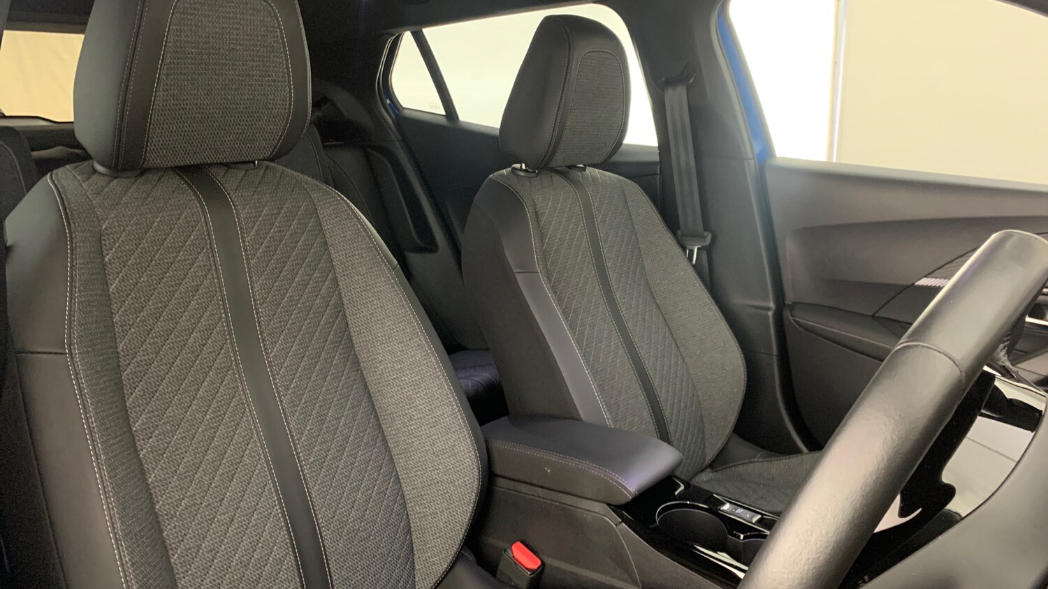 Used Peugeot 2008 2023 for sale - 76190382: Photo 38