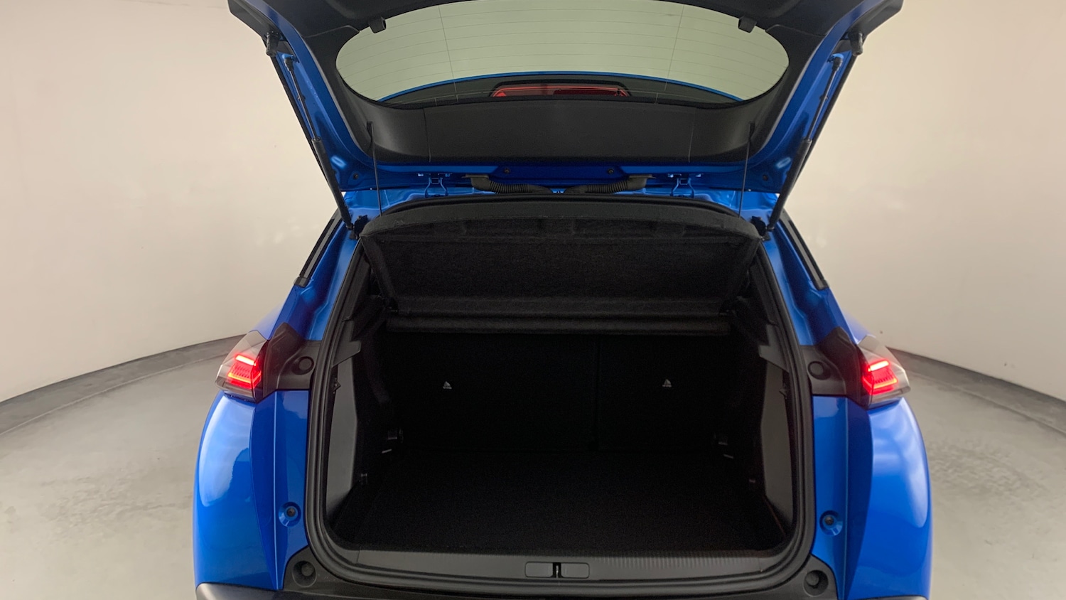 Used Peugeot 2008 2023 for sale - 76190382: Photo 5