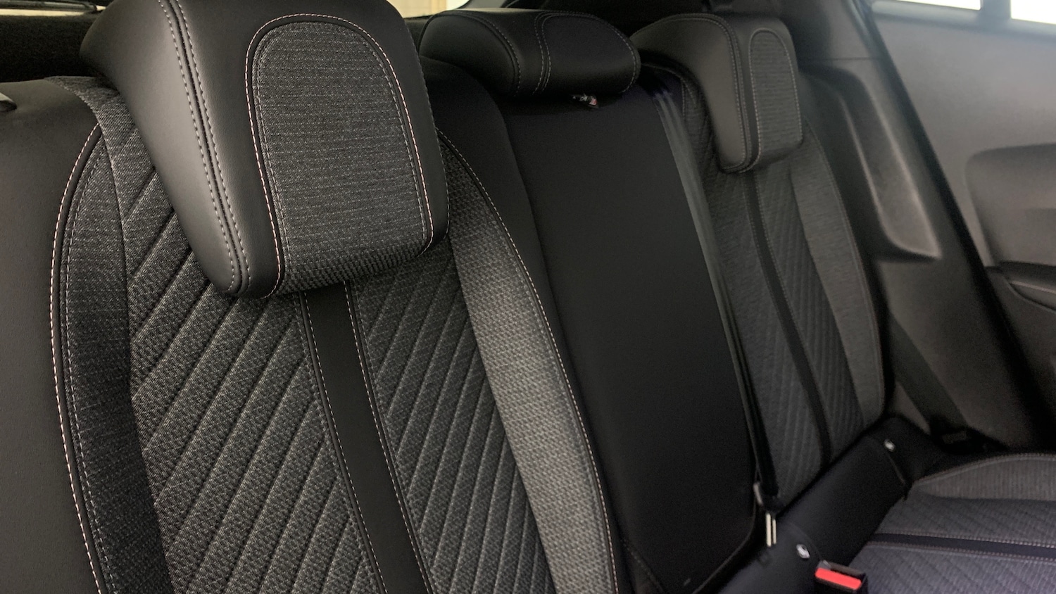 Used Peugeot 2008 2023 for sale - 76190382: Photo 7