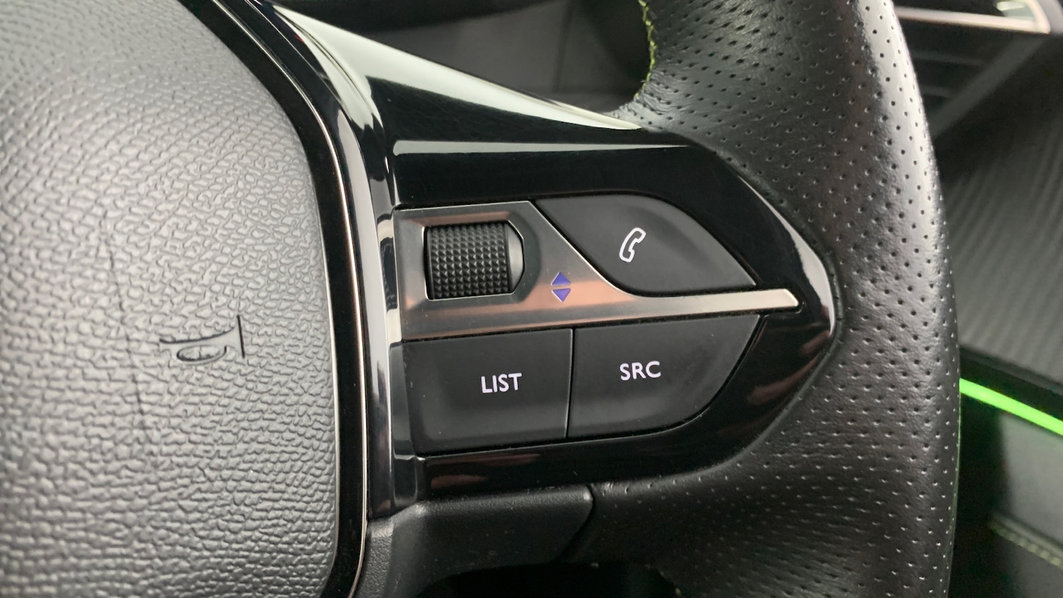 Used Peugeot 2008 2020 for sale - 76887932: Photo 18