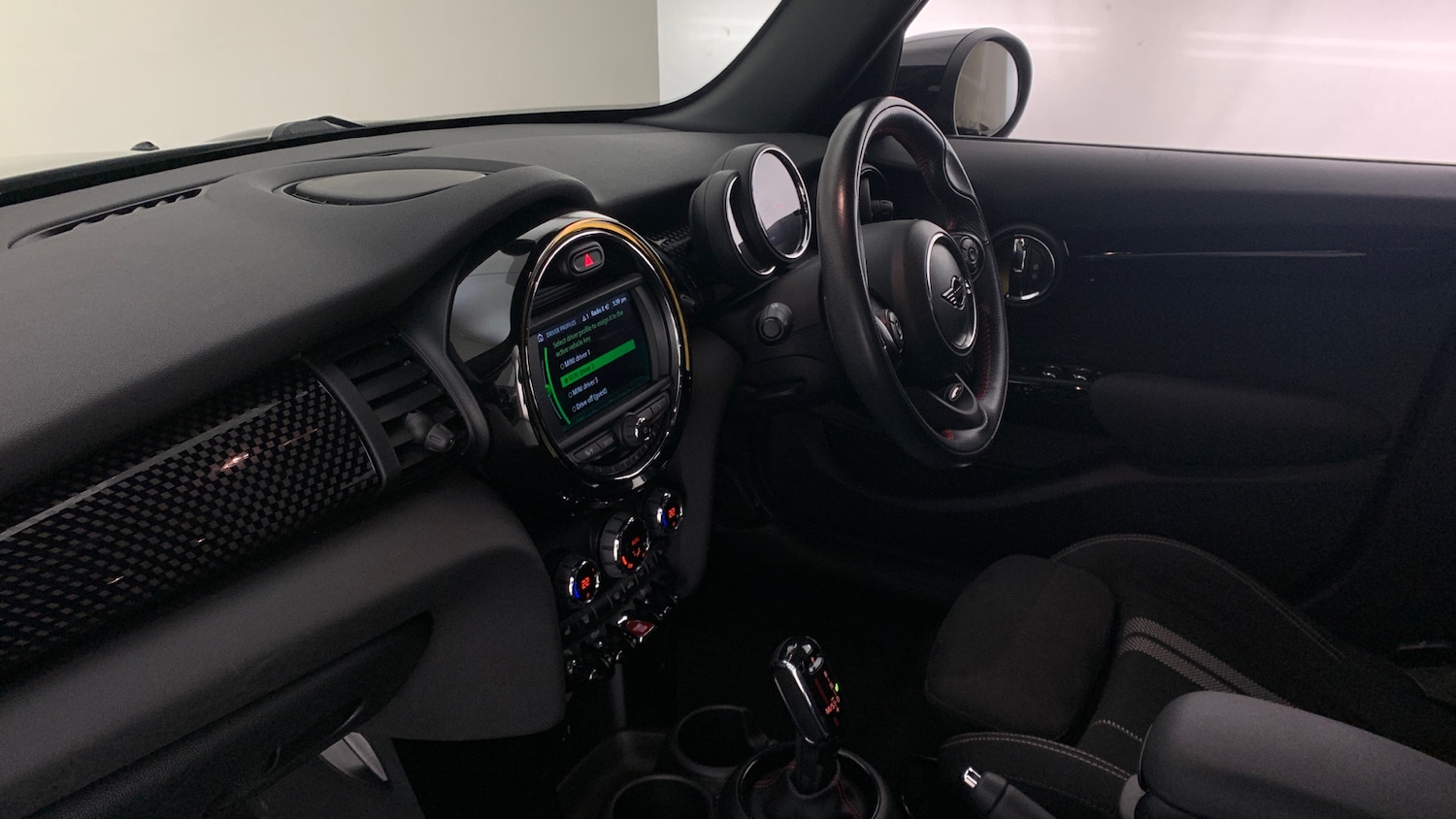 Used MINI Hatch 2019 for sale - 77346161: Photo 2