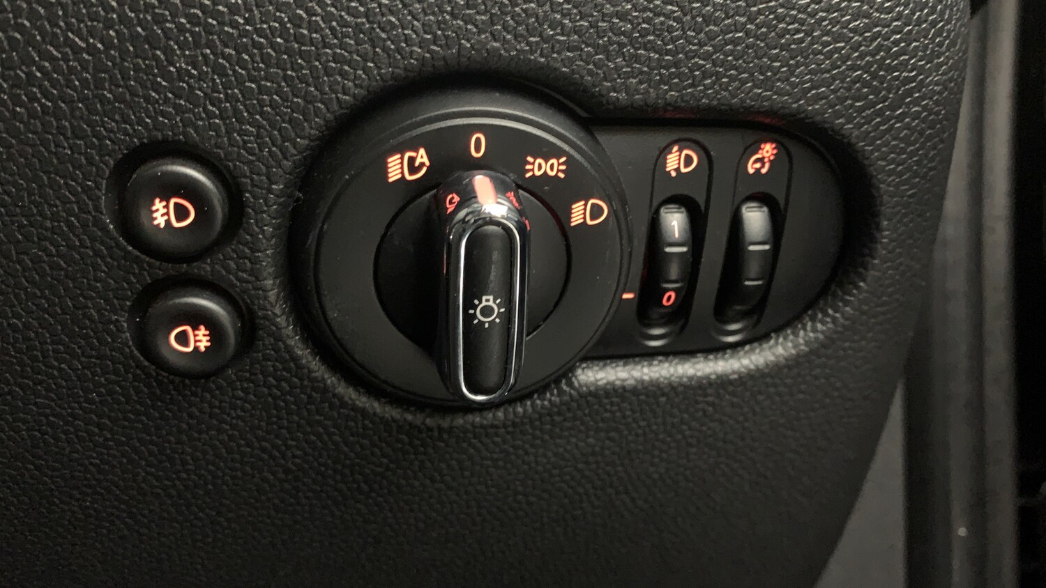 Used MINI Hatch 2019 for sale - 77346161: Photo 21