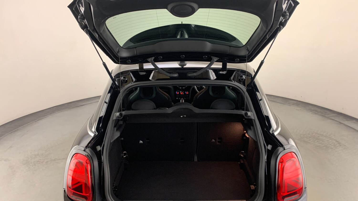 Used MINI Hatch 2019 for sale - 77346161: Photo 6