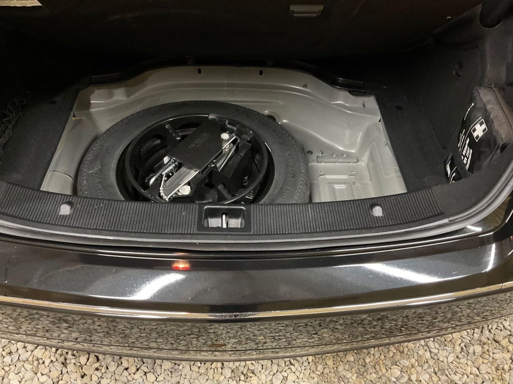 Used Mercedes-Benz E Class 2010 for sale - 77161941: Photo 48