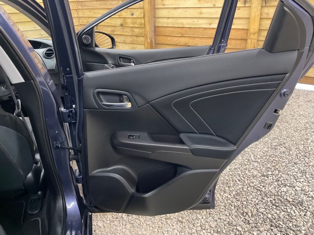 Used Honda Civic 2015 for sale - 76080757: Photo 15