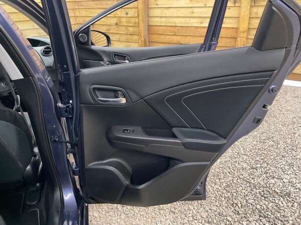 Used Honda Civic 2015 for sale - 76080757: Photo 15