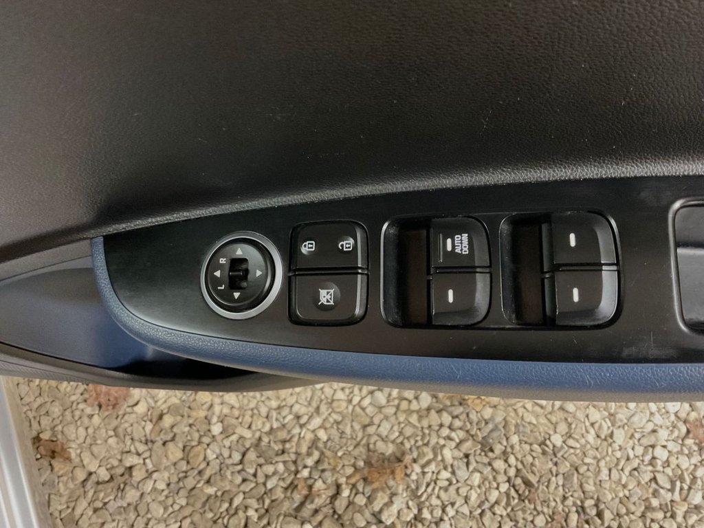 Used Hyundai i10 2017 for sale - 77263580: Photo 10