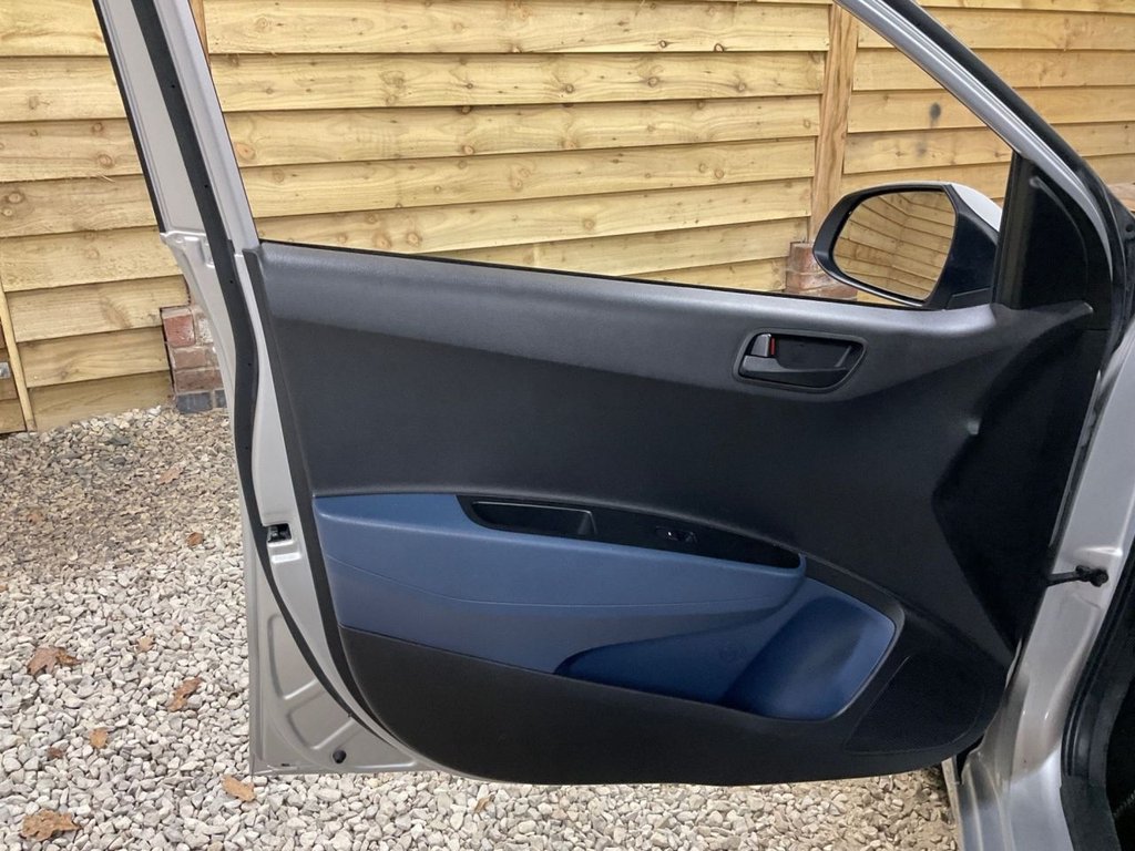 Used Hyundai i10 2017 for sale - 77263580: Photo 17