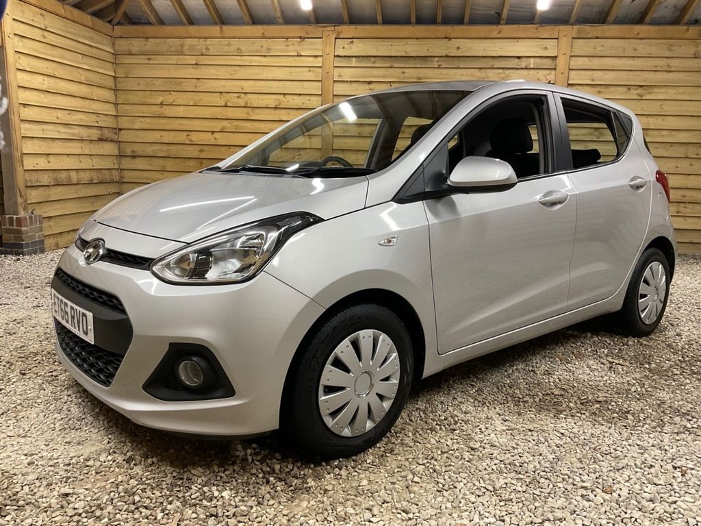 Used Hyundai i10 2017 for sale - 77263580: Photo 4
