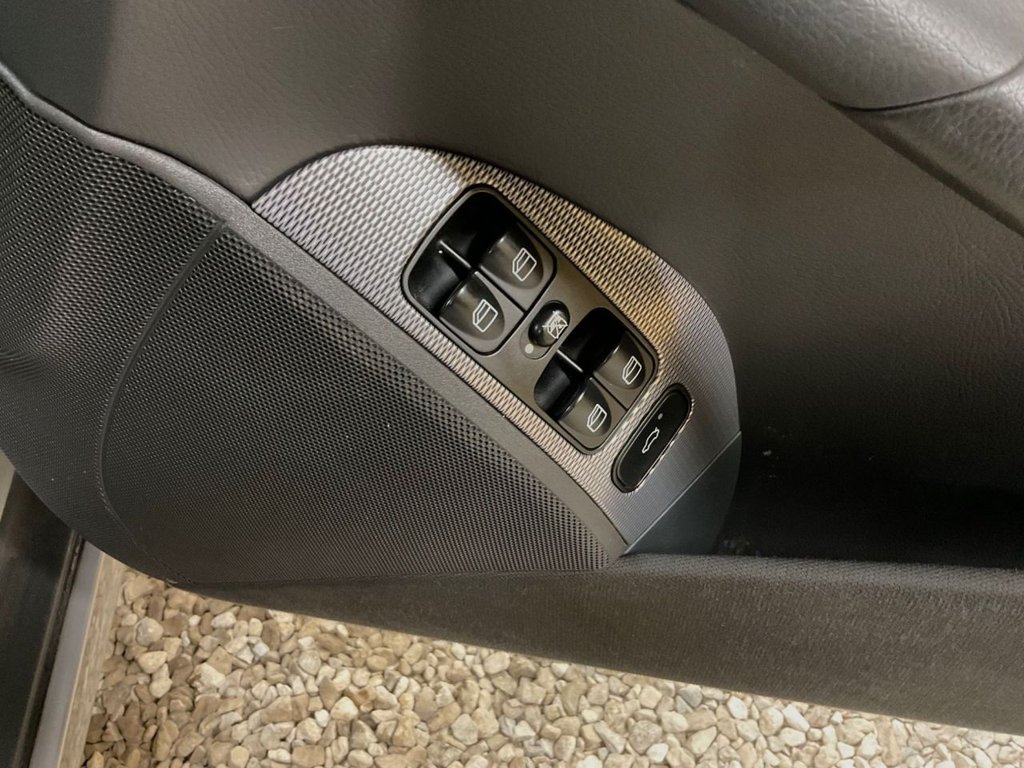 Used Mercedes-Benz CLK 2003 for sale - 76245235: Photo 12