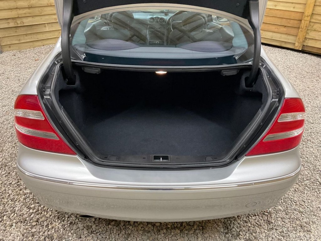 Used Mercedes-Benz CLK 2003 for sale - 76245235: Photo 38