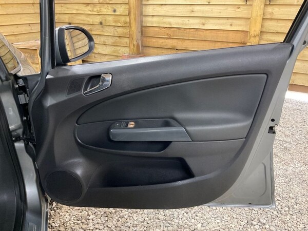 Used Vauxhall Corsa 2011 for sale - 75286820: Photo 10