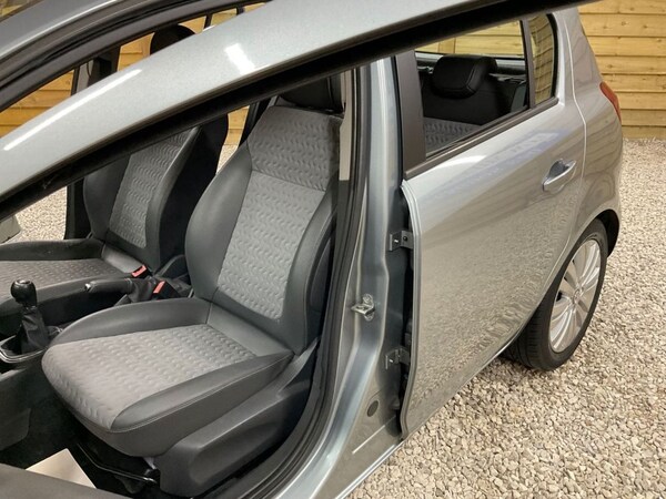 Used Vauxhall Corsa 2011 for sale - 75286820: Photo 20