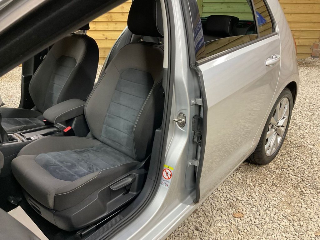 Used Volkswagen Golf 2014 for sale - 77153502: Photo 21