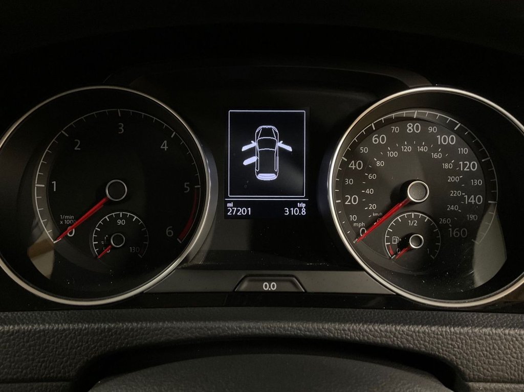 Used Volkswagen Golf 2014 for sale - 77153502: Photo 32