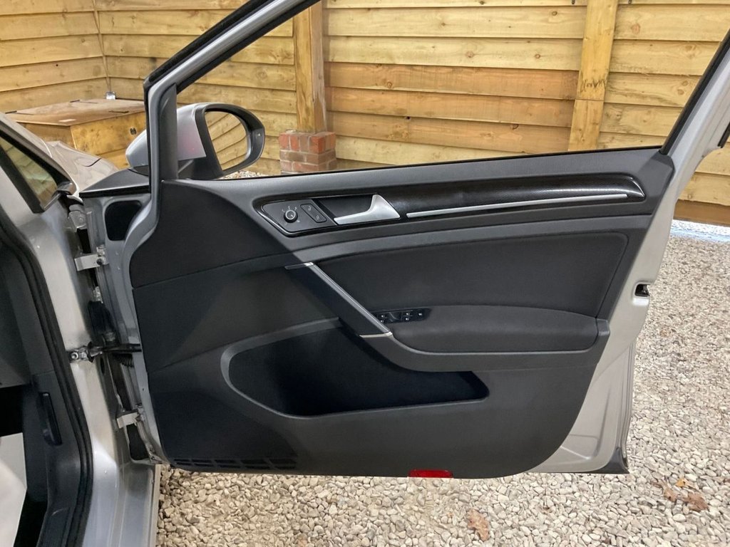 Used Volkswagen Golf 2014 for sale - 77153502: Photo 9