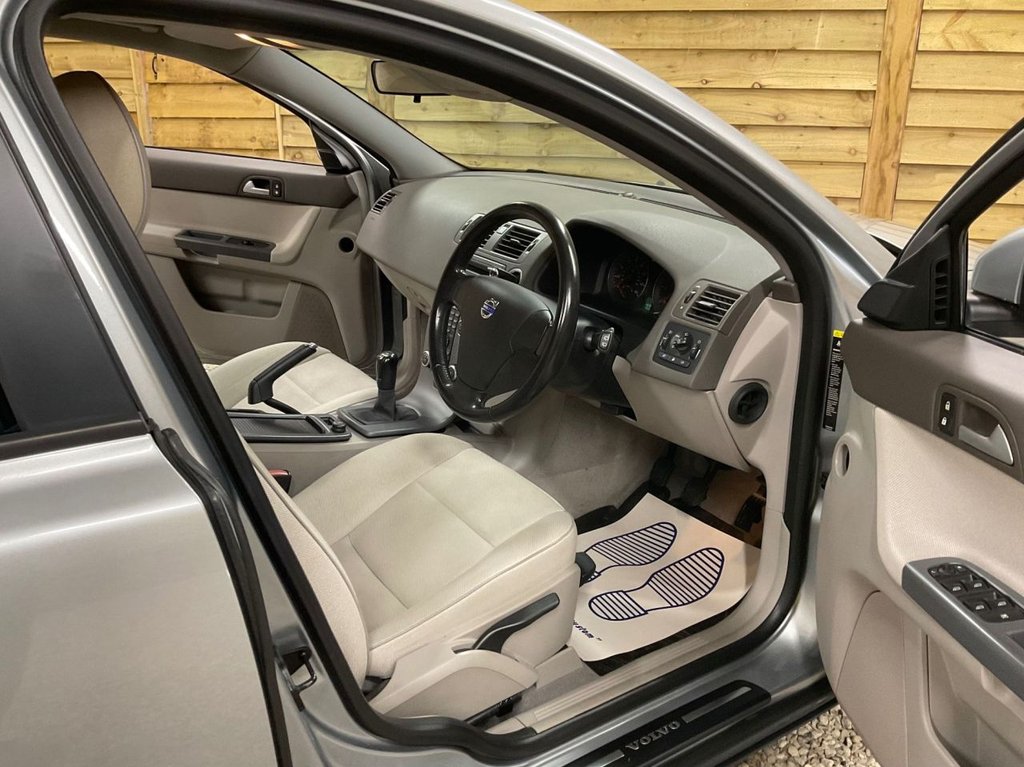 Used Volvo V50 2009 for sale - 77583120: Photo 12