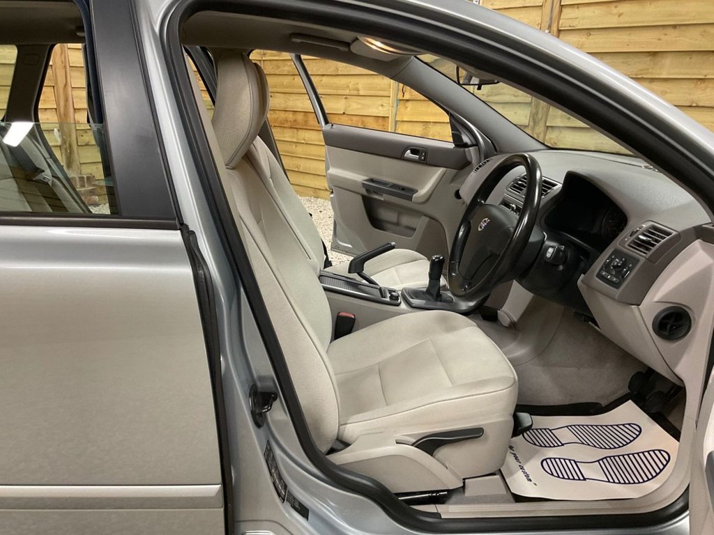 Used Volvo V50 2009 for sale - 77583120: Photo 16