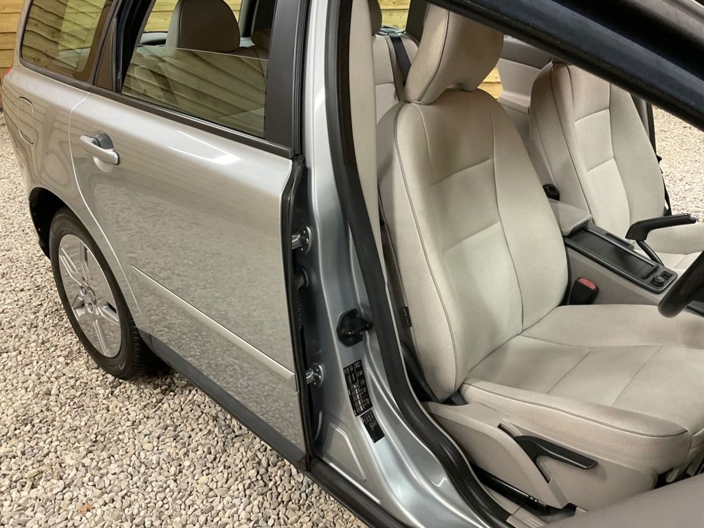 Used Volvo V50 2009 for sale - 77583120: Photo 17