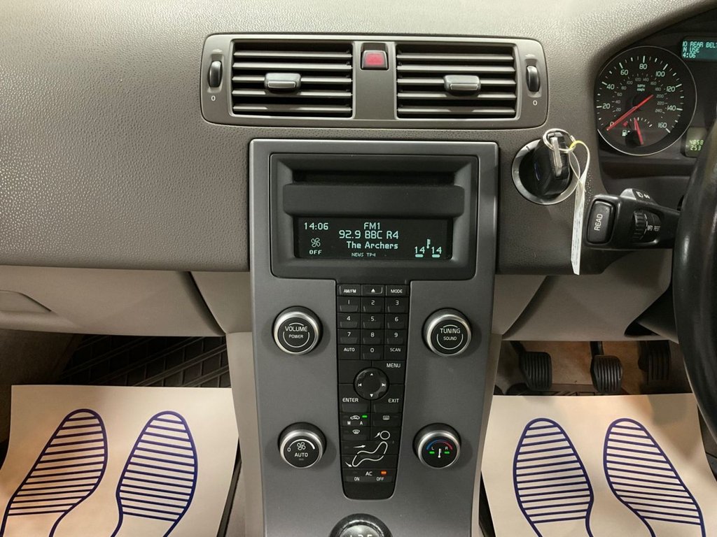 Used Volvo V50 2009 for sale - 77583120: Photo 36