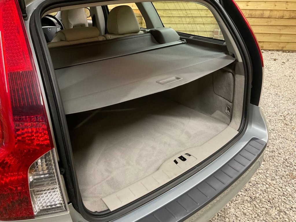 Used Volvo V50 2009 for sale - 77583120: Photo 44