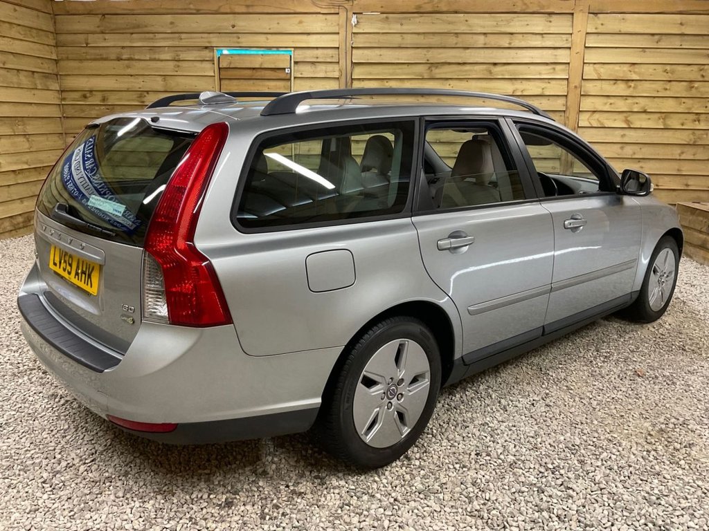 Used Volvo V50 2009 for sale - 77583120: Photo 8