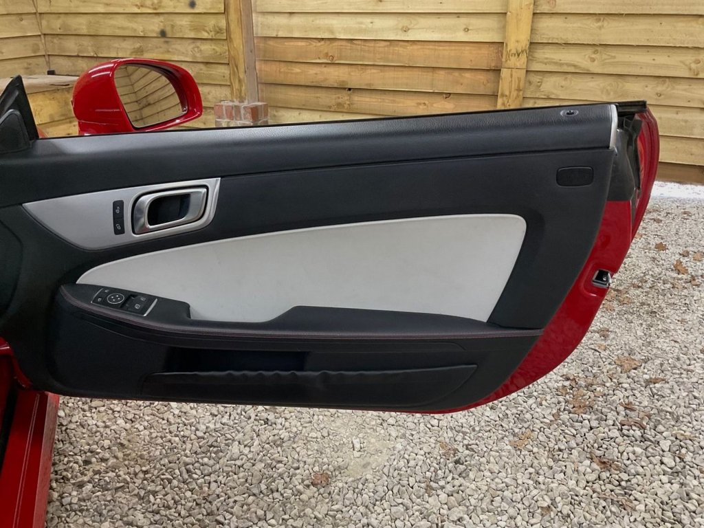 Used Mercedes-Benz SLK 2011 for sale - 76210238: Photo 10