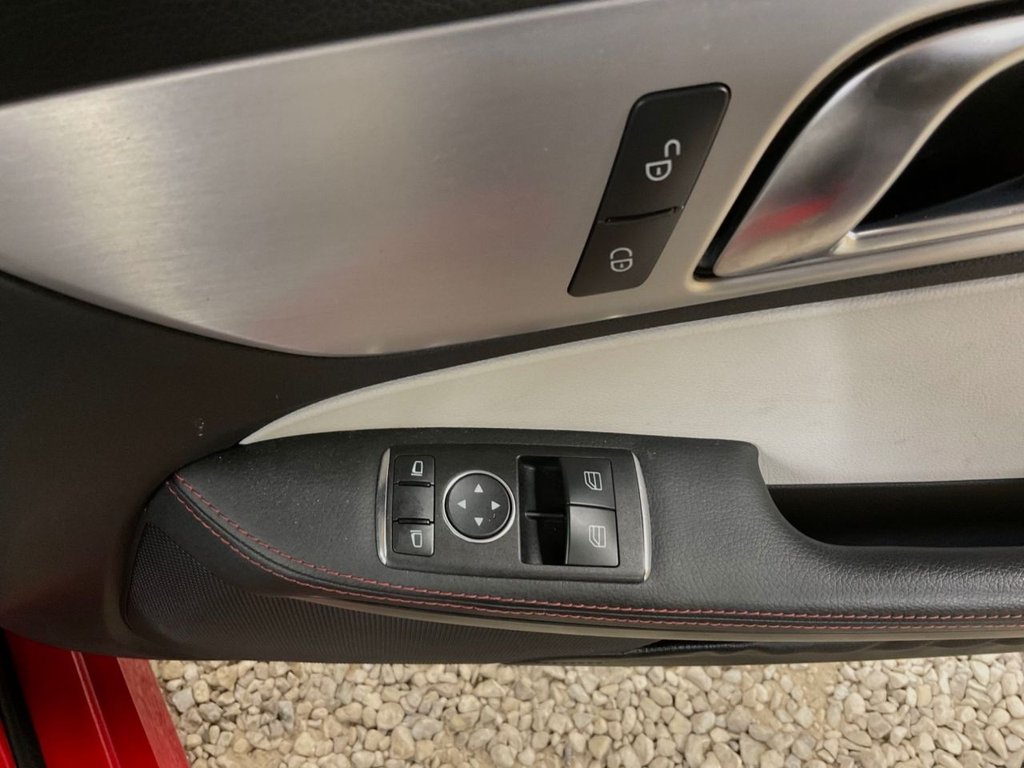 Used Mercedes-Benz SLK 2011 for sale - 76210238: Photo 11