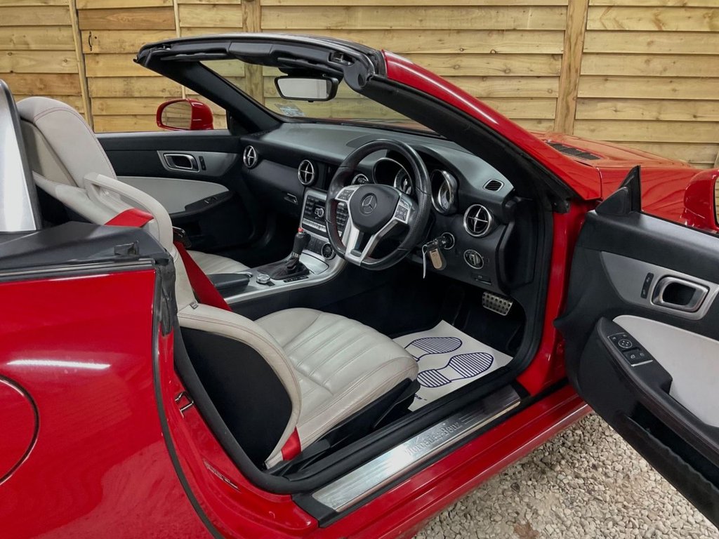 Used Mercedes-Benz SLK 2011 for sale - 76210238: Photo 12