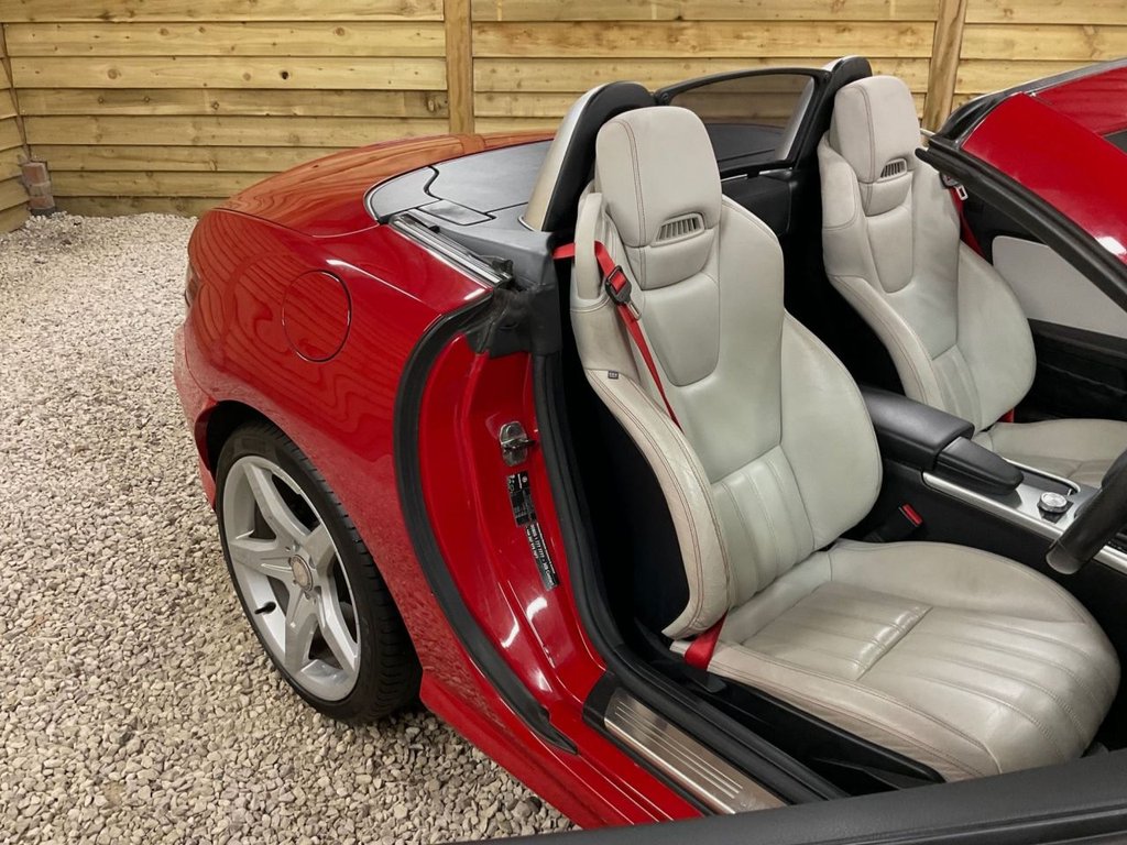 Used Mercedes-Benz SLK 2011 for sale - 76210238: Photo 16