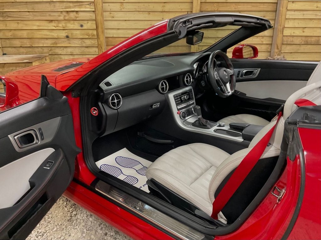 Used Mercedes-Benz SLK 2011 for sale - 76210238: Photo 21