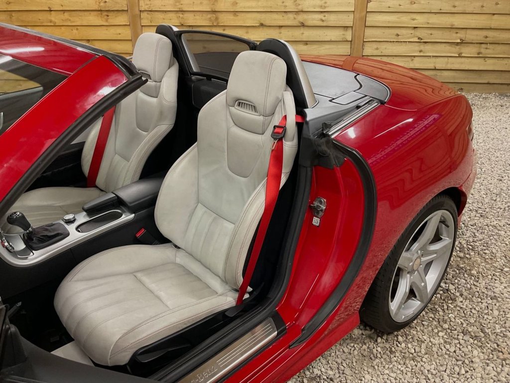 Used Mercedes-Benz SLK 2011 for sale - 76210238: Photo 23